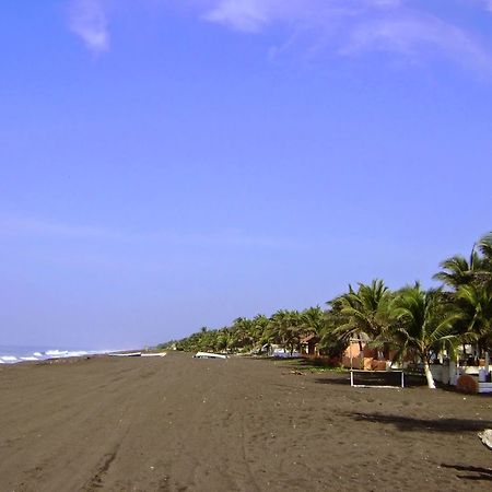 Tortugas Place Hotel Y Bungalos Monterrico Kültér fotó