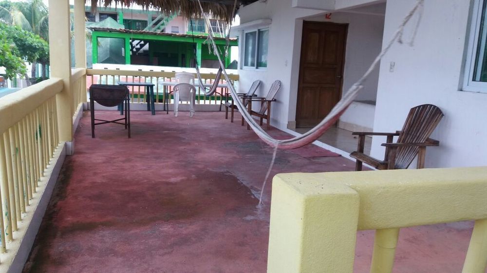 Tortugas Place Hotel Y Bungalos Monterrico Kültér fotó