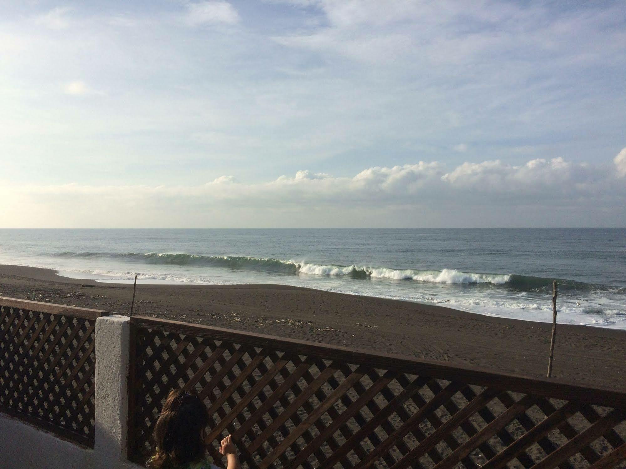 Tortugas Place Hotel Y Bungalos Monterrico Kültér fotó