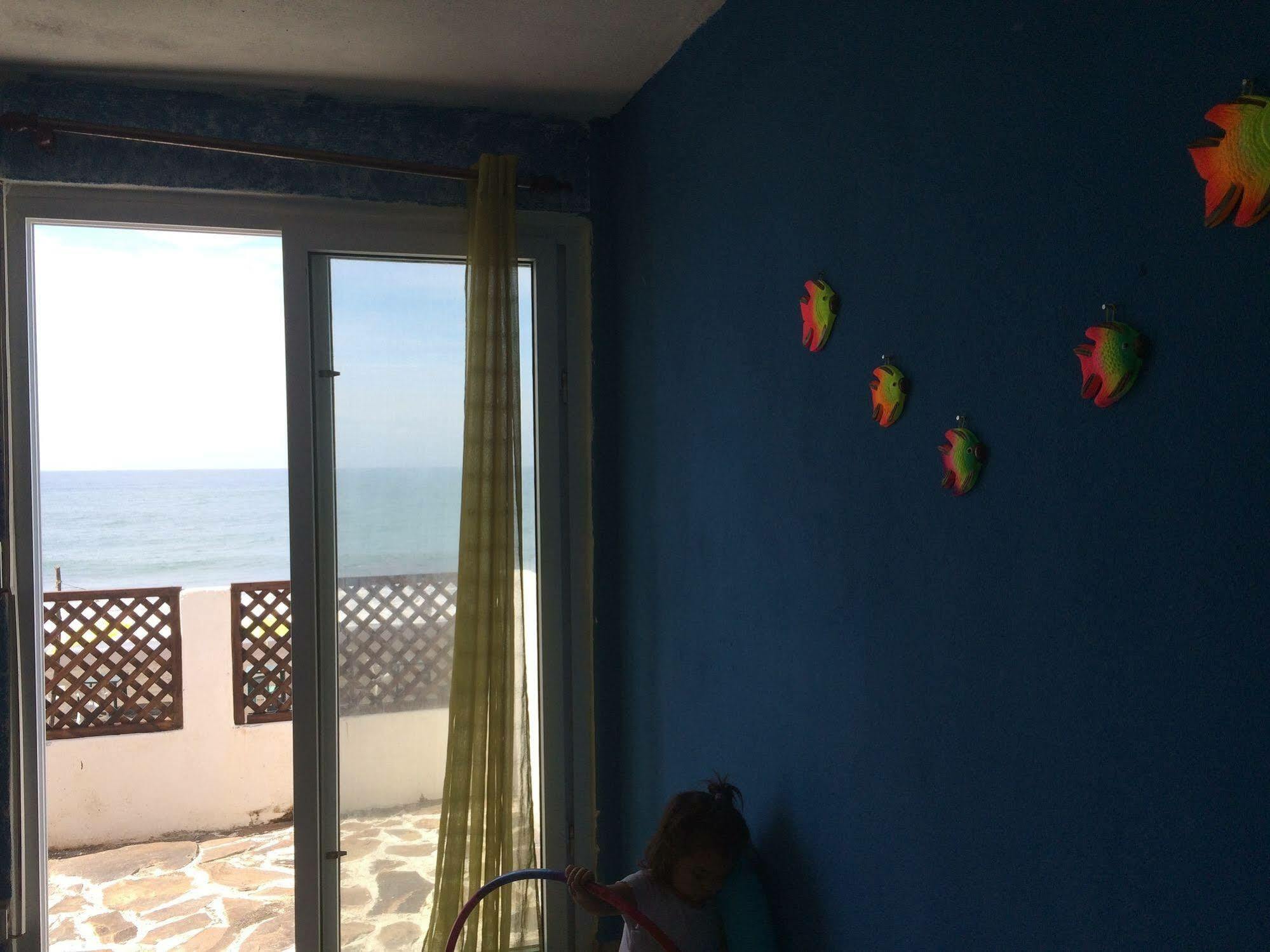 Tortugas Place Hotel Y Bungalos Monterrico Kültér fotó