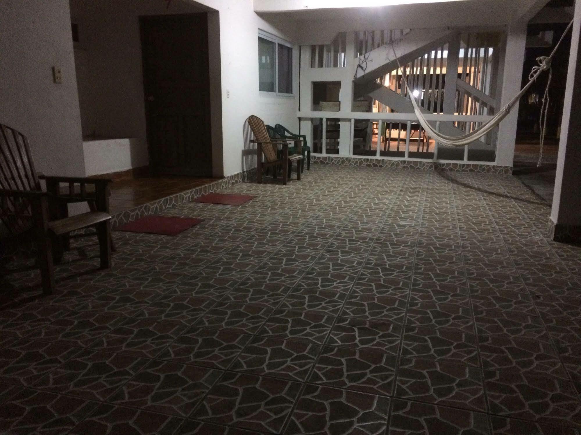 Tortugas Place Hotel Y Bungalos Monterrico Kültér fotó